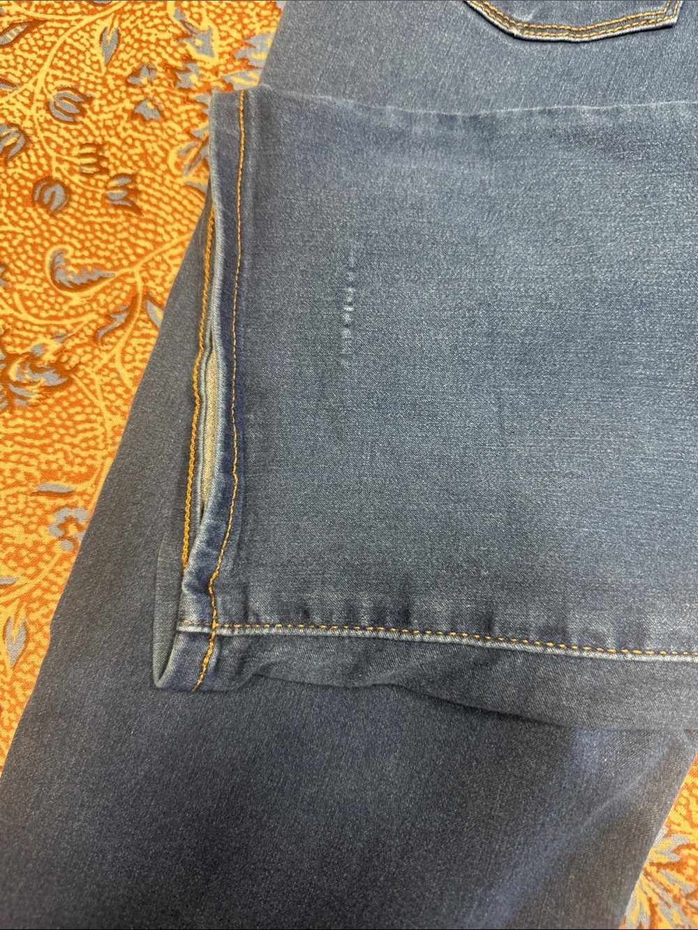 Gloria Vanderbilt Mid-Rise Straight Leg Jeans in Deep Blue - Picture 6 of 15